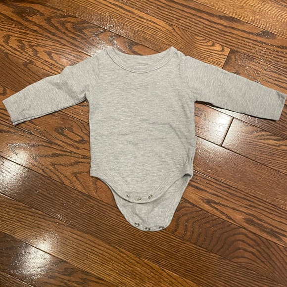 Mini Mioche Onesies (0-3 months) - Picture 4 of 4